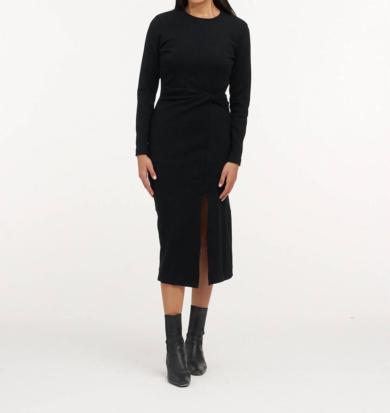 Платье Cody с длинными рукавами черного цвета Tanya Taylor
Платье Cody с длинными рукавами черного цвета Tanya Taylor