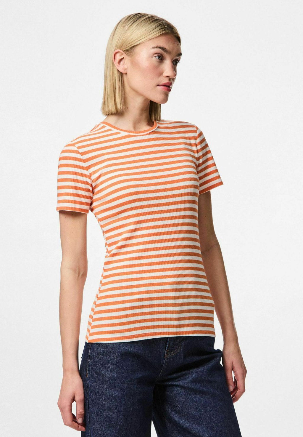 Футболка с принтом RUKA Pieces, оранжевый
Футболка с принтом RUKA Pieces, оранжевый