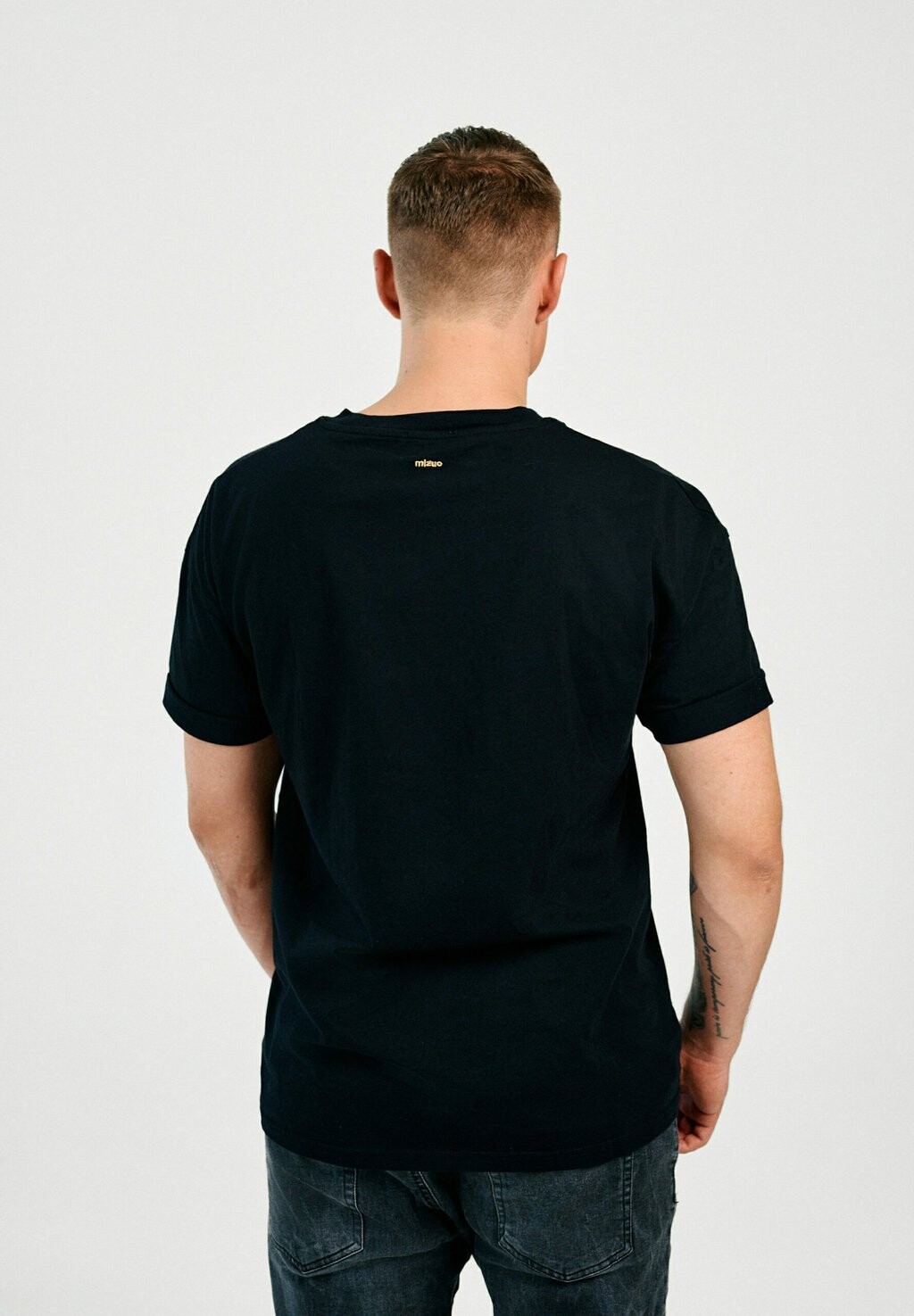 Базовая футболка mizuo, черный
Базовая футболка mizuo, черный