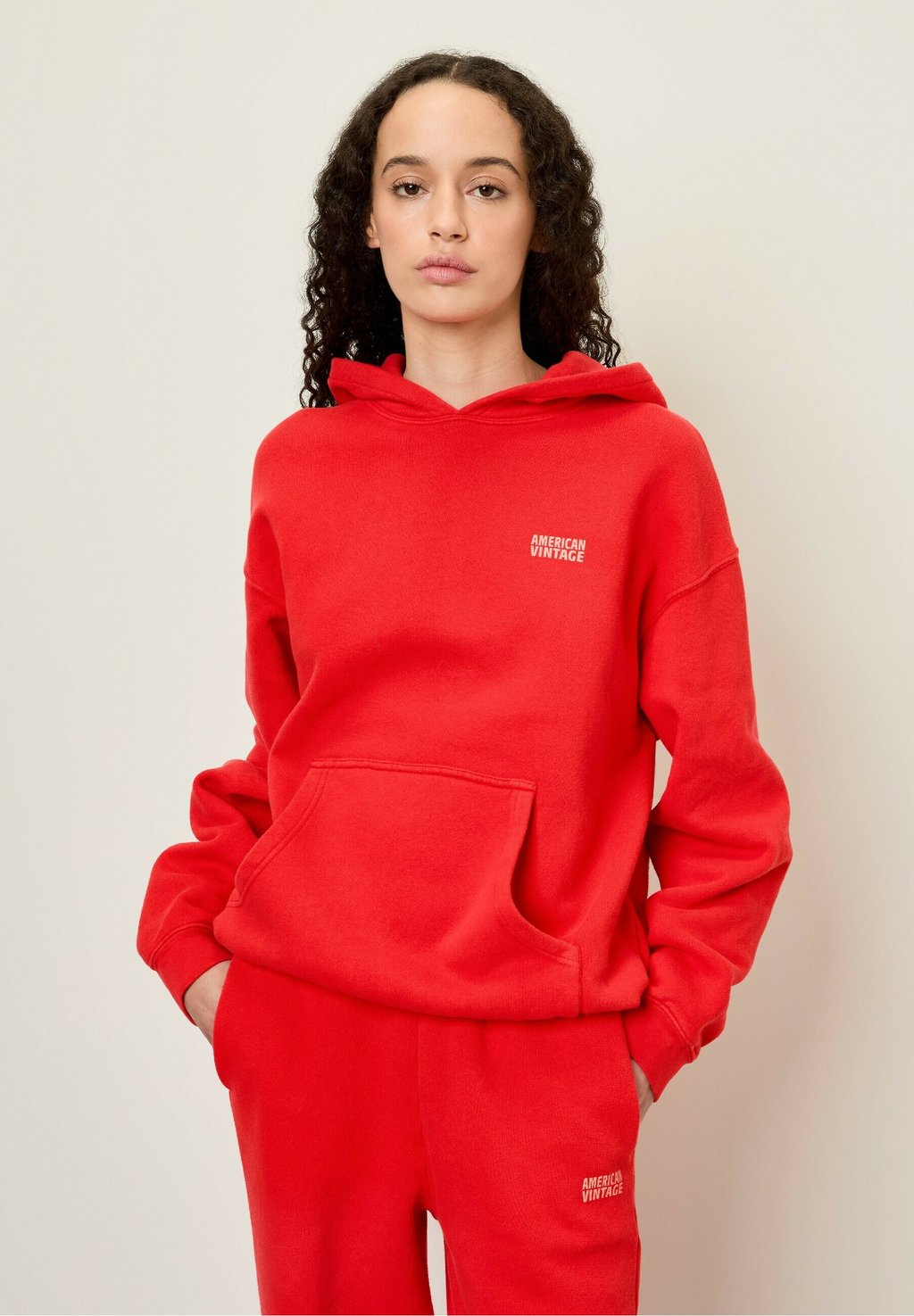 Толстовка с капюшоном IZUBIRD American Vintage, красный
Толстовка с капюшоном IZUBIRD American Vintage, красный