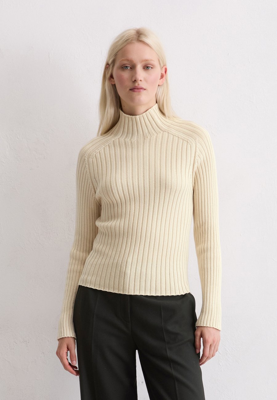 Джемпер Marc O'Polo LONGSLEEVE STAND UP COLLAR, Chalky Sand/Beige
Джемпер Marc O'Polo LONGSLEEVE STAND UP COLLAR, Chalky Sand/Beige