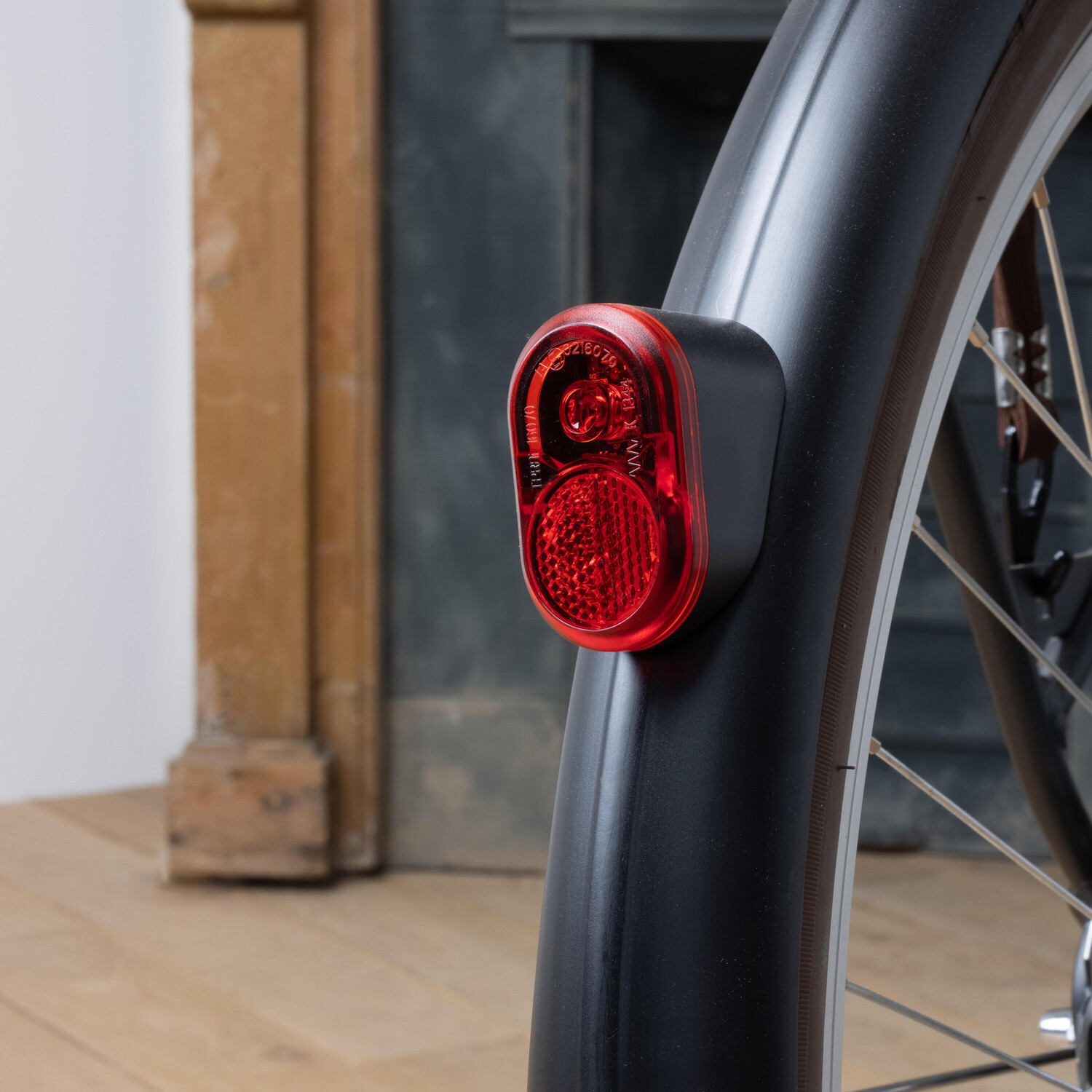Велосипедное освещение задний фонарь Dynamo LED Steady черный ELOPS, черный Красный
Велосипедное освещение задний фонарь Dynamo LED Steady черный ELOPS, черный Красный