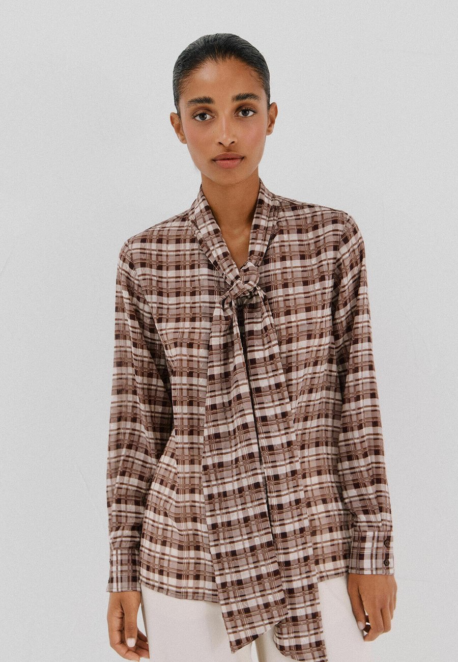 Блуза Cortefiel Button-down blouse, Multi-Coloured
Блуза Cortefiel Button-down blouse, Multi-Coloured