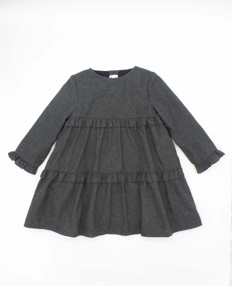 Платье для девочки темно-серого цвета с длинными рукавами Fina Ejerique
Платье для девочки темно-серого цвета с длинными рукавами Fina Ejerique