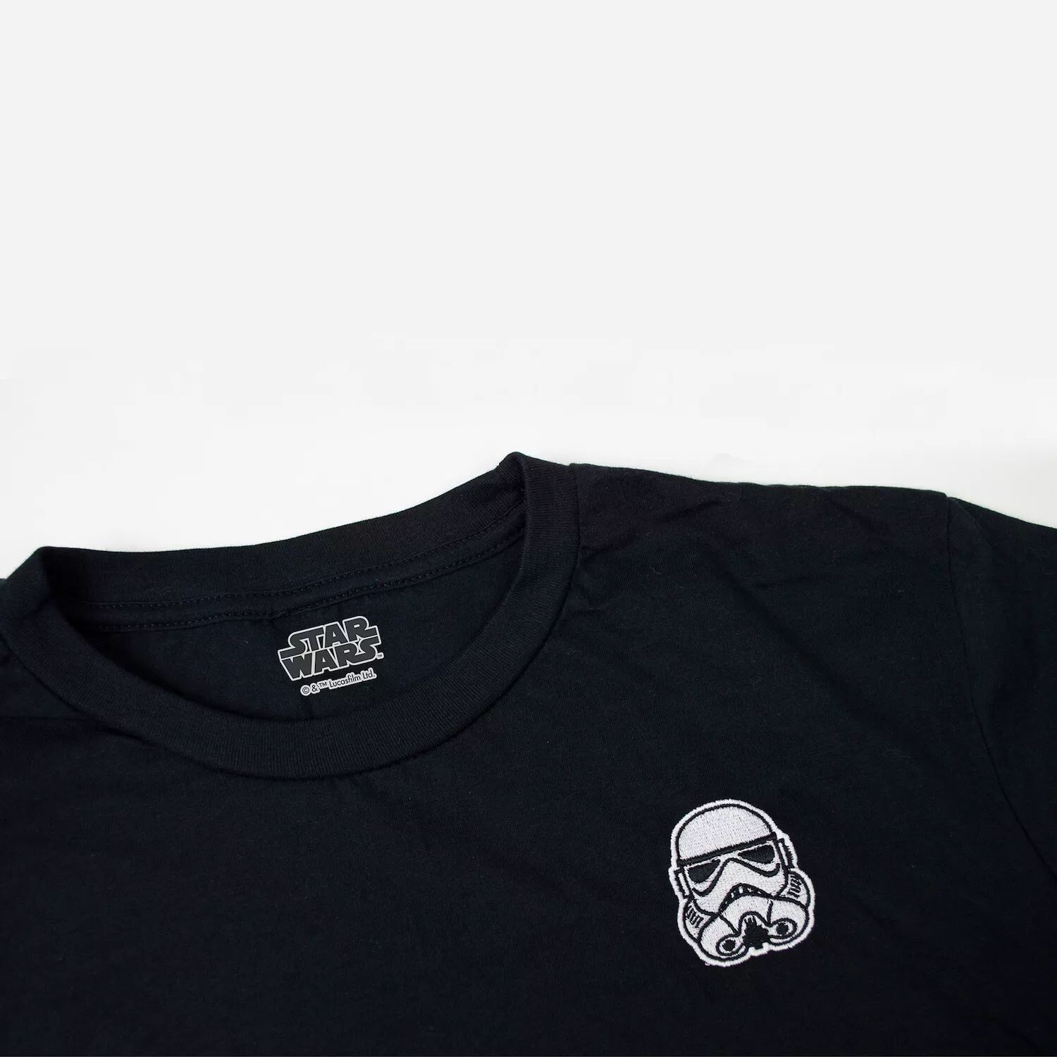 Мужская футболка со шлемом штурмовика «Звездные войны» и вышитой графикой Licensed Character
Мужская футболка со шлемом штурмовика «Звездные войны» и вышитой графикой Licensed Character