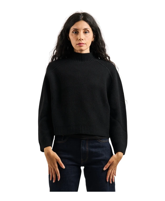 Черный свитер в рубчик Iblues, черный
Черный свитер в рубчик Iblues, черный