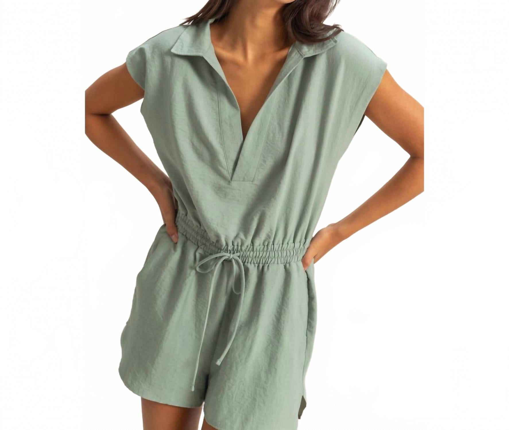 Зеленый комбинезон с воротником и планкой без пуговиц HYFVE
Зеленый комбинезон с воротником и планкой без пуговиц HYFVE