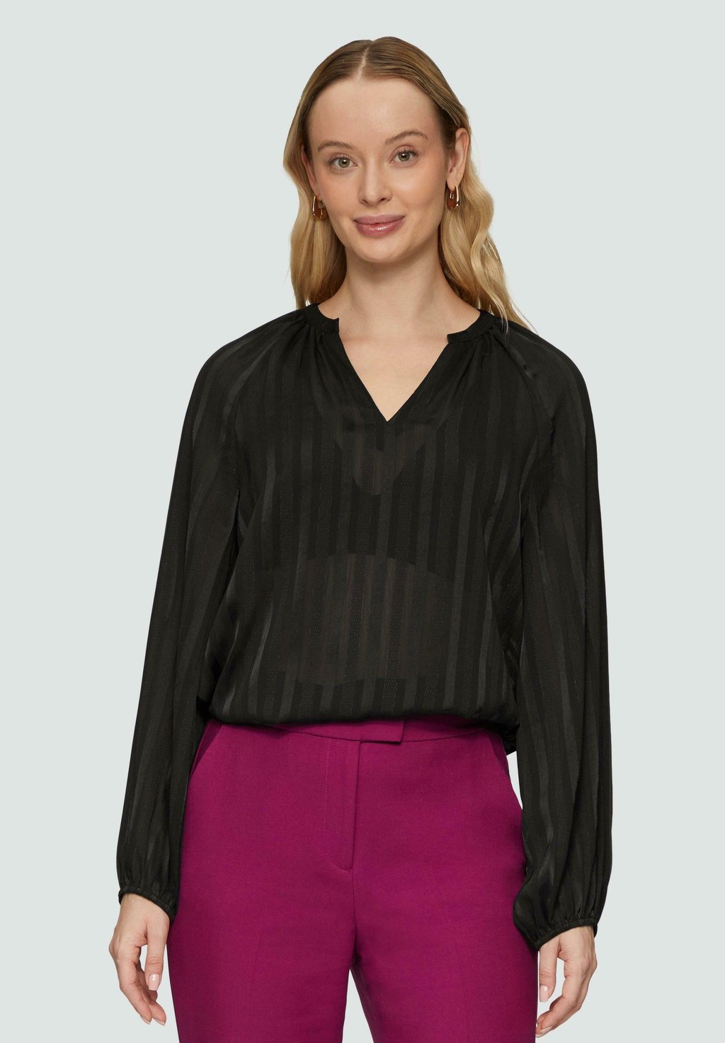 Блуза MIT GLITZERGARN s.Oliver BLACK LABEL, черный
Блуза MIT GLITZERGARN s.Oliver BLACK LABEL, черный