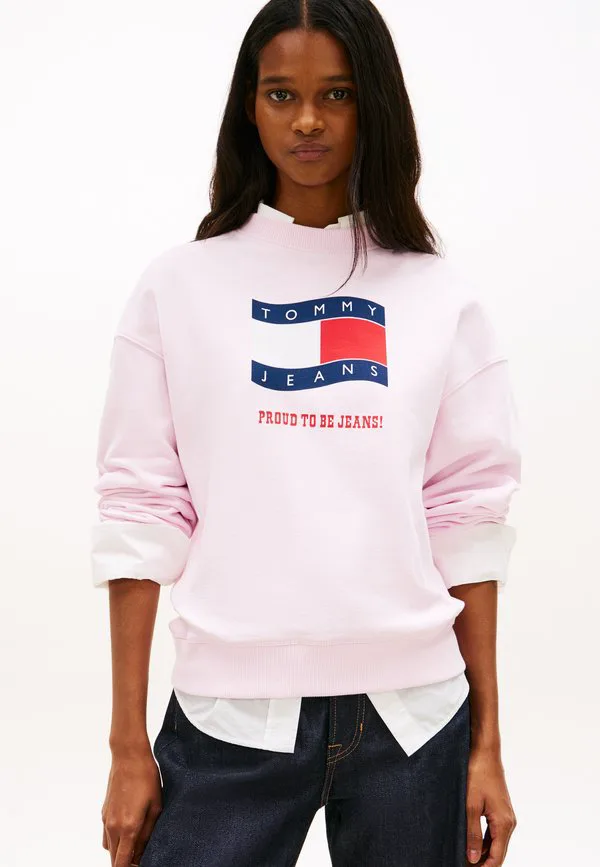 Толстовка свободного кроя из замши с волнистым флагом Tommy Jeans, Pearly Pink, Белый, Толстовка свободного кроя из замши с волнистым флагом Tommy Jeans, Pearly Pink
Толстовка свободного кроя из замши с волнистым флагом Tommy Jeans, Pearly Pink, Белый, Толстовка свободного кроя из замши с волнистым флагом Tommy Jeans, Pearly Pink