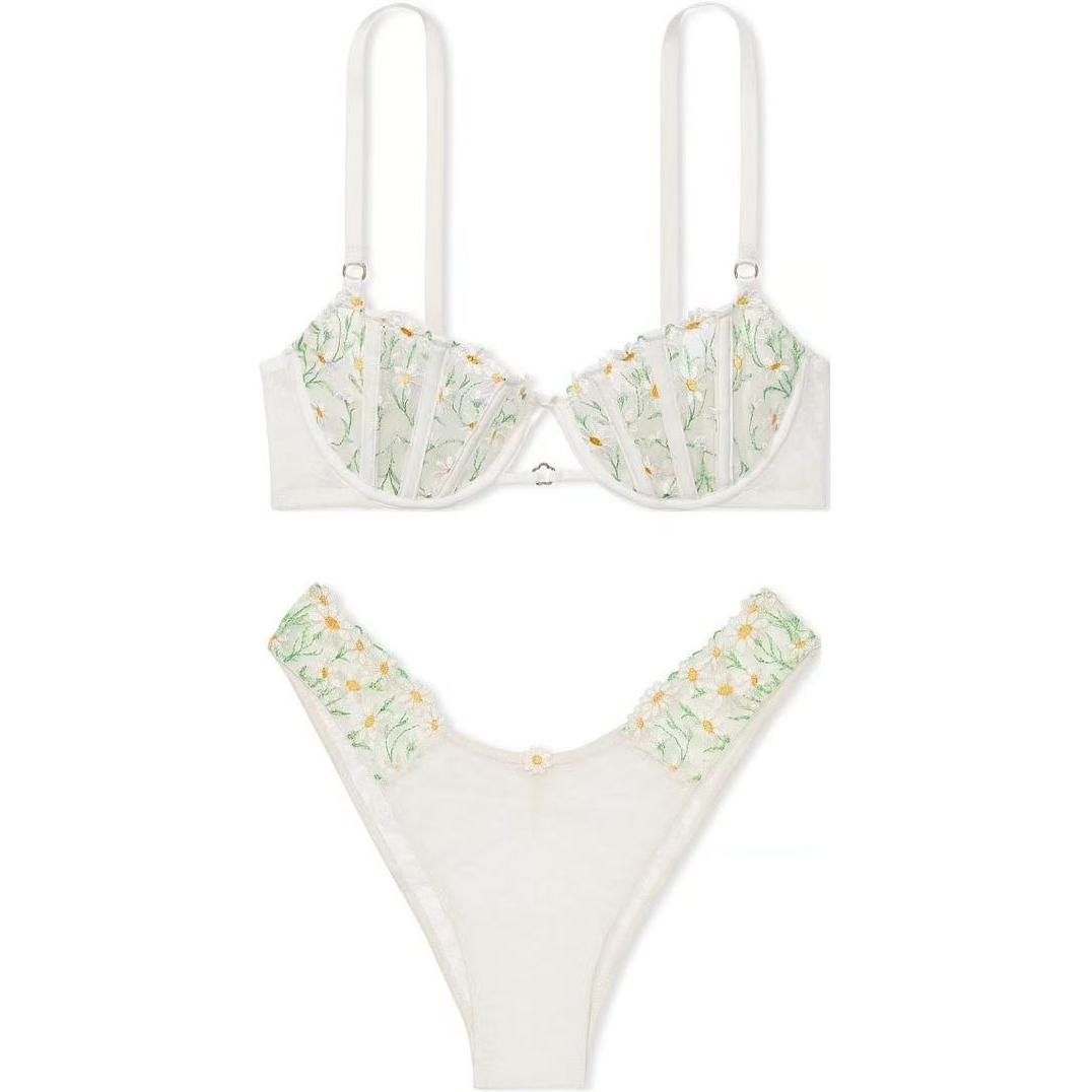 Комплект нижнего белья Victoria's Secret женский белый с вышивкой 
Комплект нижнего белья Victoria's Secret женский белый с вышивкой