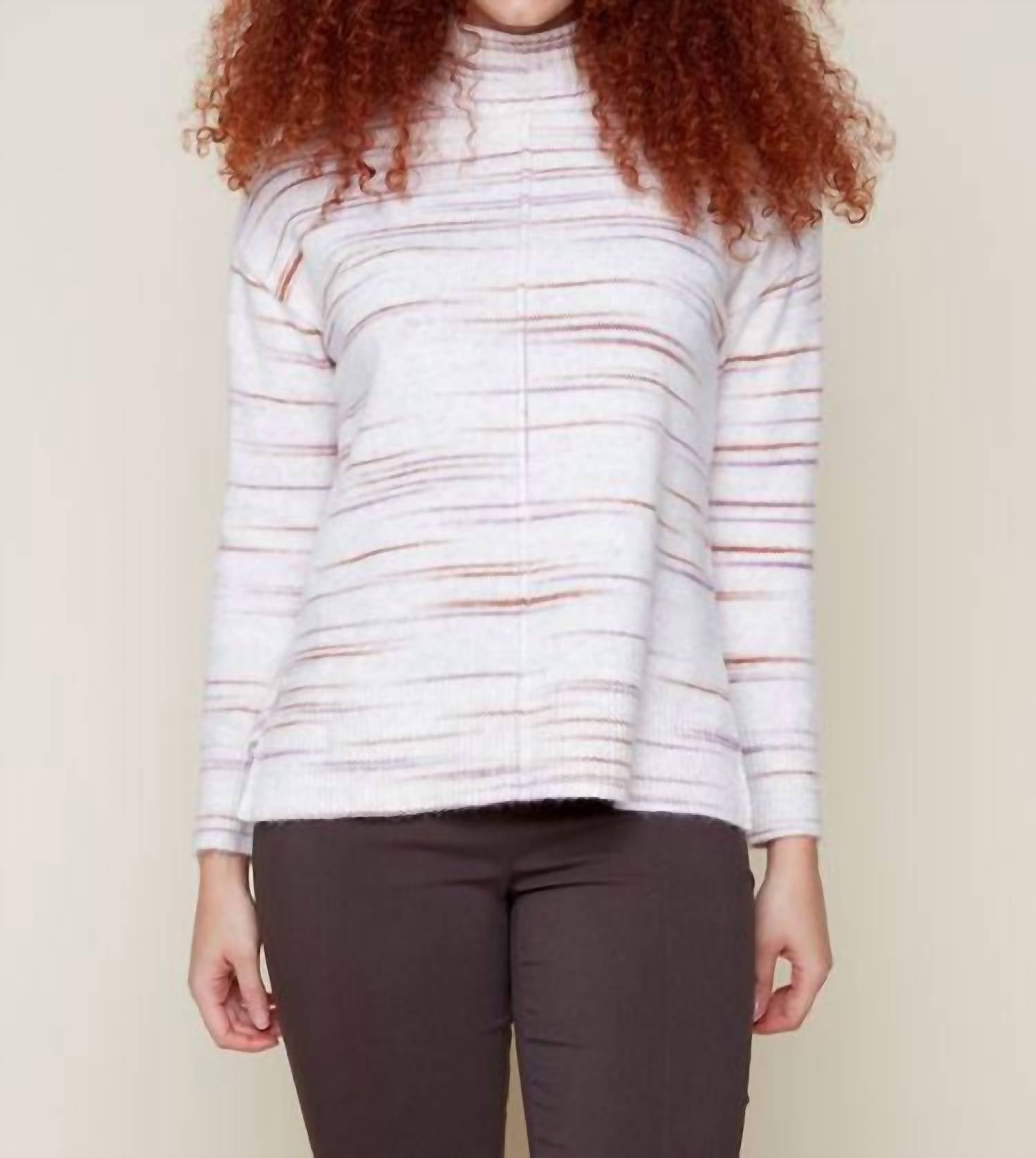 Космический окрашенный свитер с воротником-стойкой в бежевом цвете Combo Renuar
Космический окрашенный свитер с воротником-стойкой в бежевом цвете Combo Renuar