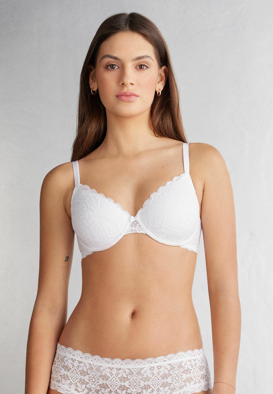 Бюстгальтер Intimissimi FRANCESCA, White
Бюстгальтер Intimissimi FRANCESCA, White