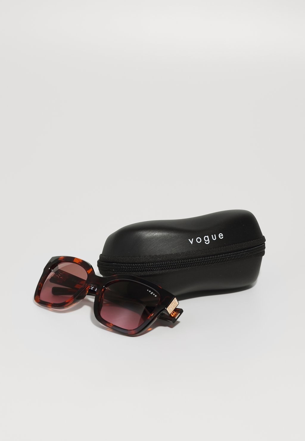 Солнцезащитные очки VOGUE Eyewear, темно-красный
Солнцезащитные очки VOGUE Eyewear, темно-красный