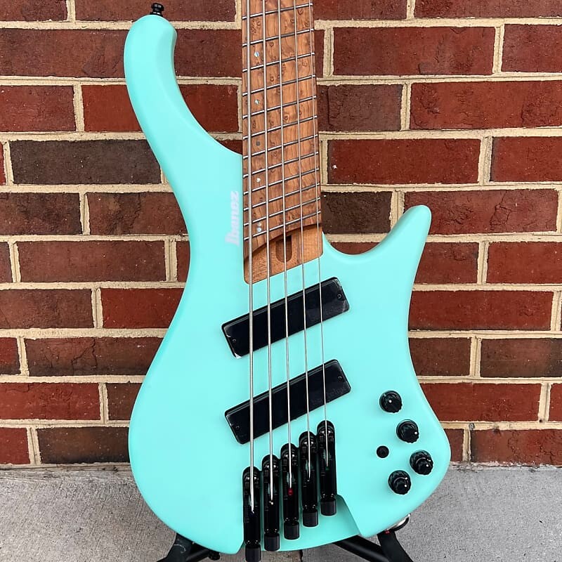 Ibanez EHB1005MSSFM Bass Workshop Headless Multi Scale 5-String, Sea Foam Matte, Gig Bag
Ibanez EHB1005MSSFM Bass Workshop Headless Multi Scale 5-String, Sea Foam Matte, Gig Bag