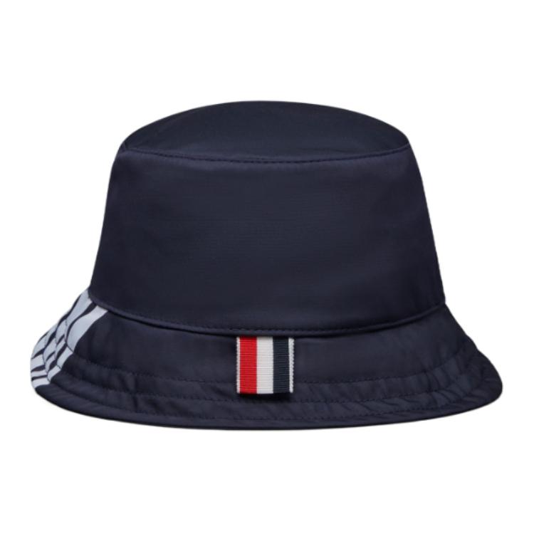 Четырехполосная панама с кулиской THOM BROWNE
Четырехполосная панама с кулиской THOM BROWNE