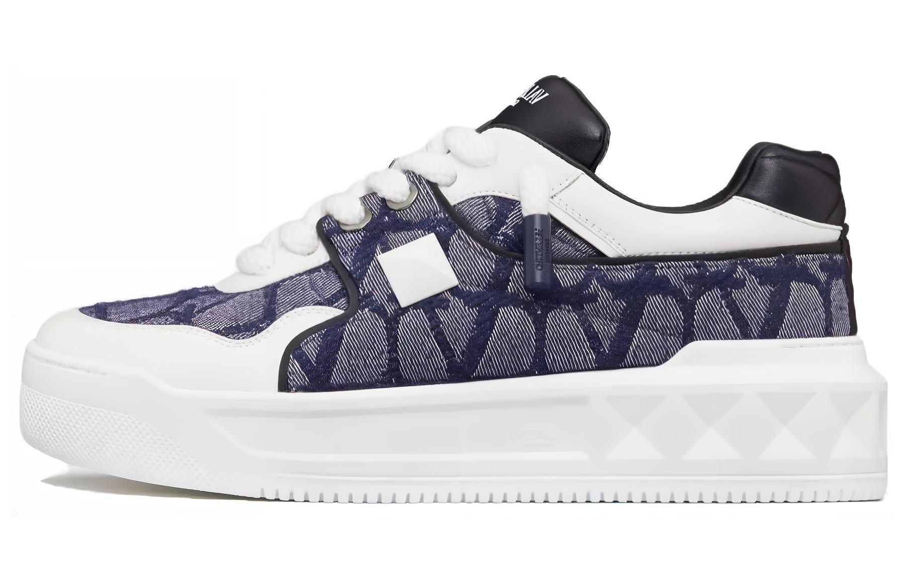 Гаровани One Stud Xl Кроссовки на шнуровке Валентино, Сине-Черный
Гаровани One Stud Xl Кроссовки на шнуровке Валентино, Сине-Черный