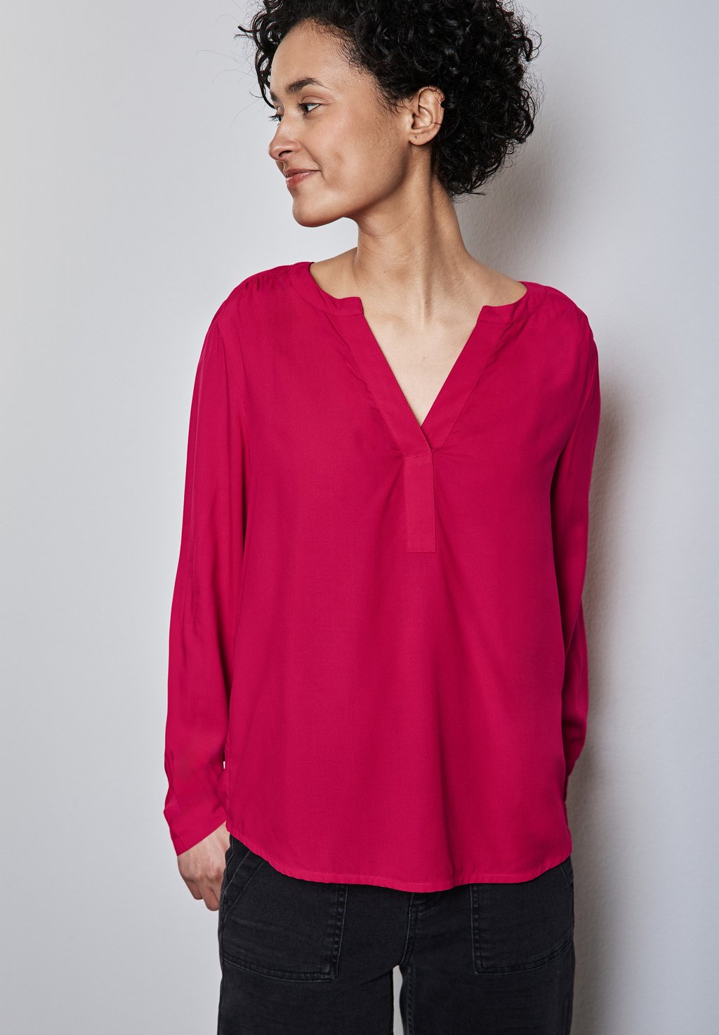 Блуза IN UNIFARBE Street One, красный
Блуза IN UNIFARBE Street One, красный