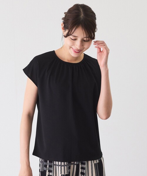 Топ мерсеризованный с присборенными французскими рукавами Jayro, черный
Топ мерсеризованный с присборенными французскими рукавами Jayro, черный