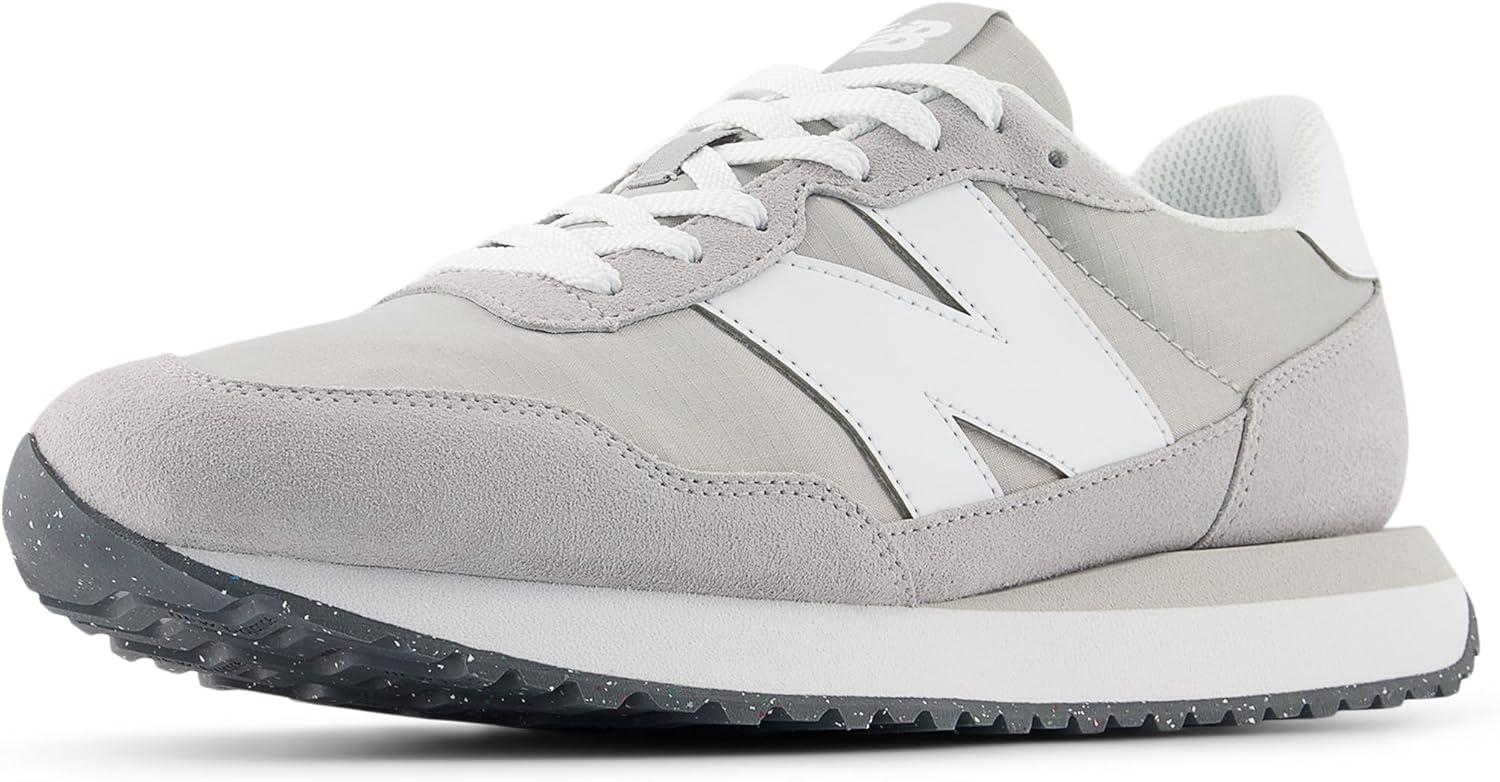 Мужские кроссовки для бега по шоссе New Balance 237 V1 Classic, белый
Мужские кроссовки для бега по шоссе New Balance 237 V1 Classic, белый