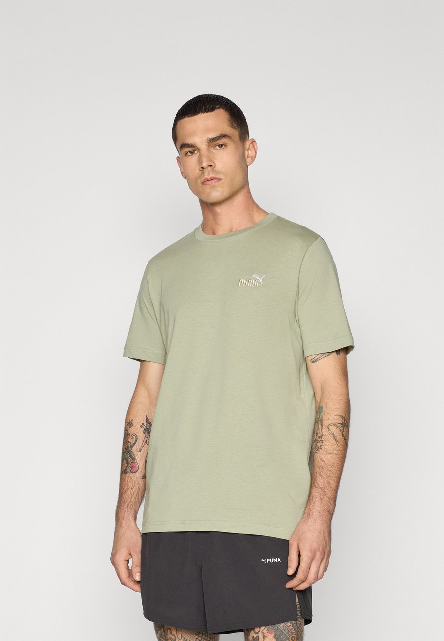 Футболка Puma COLOR SMALL LOGO TEE, Lux Army/Olive
Футболка Puma COLOR SMALL LOGO TEE, Lux Army/Olive