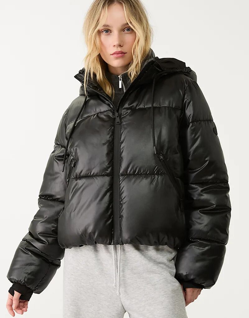 Пуховик Stradivarius с металлическим капюшоном черного цвета
Пуховик Stradivarius с металлическим капюшоном черного цвета