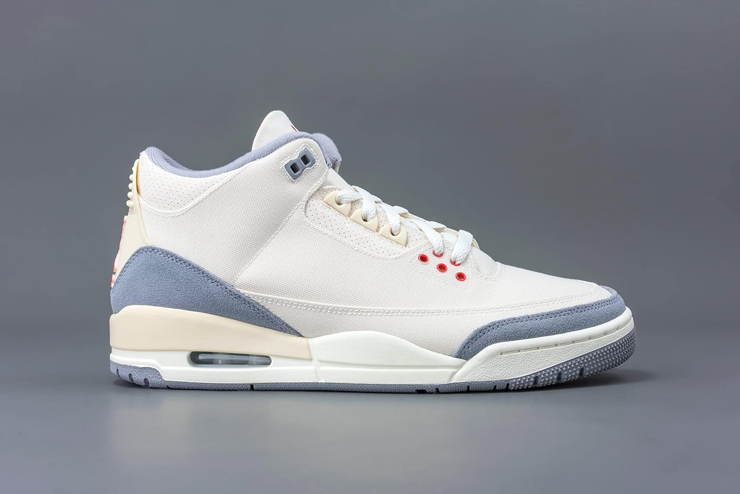 Мужские кроссовки Nike Air Jordan 3 Retro Muslin DH7139-100, Muslin/University-Red-Cement Grey-Sail
Мужские кроссовки Nike Air Jordan 3 Retro Muslin DH7139-100, Muslin/University-Red-Cement Grey-Sail