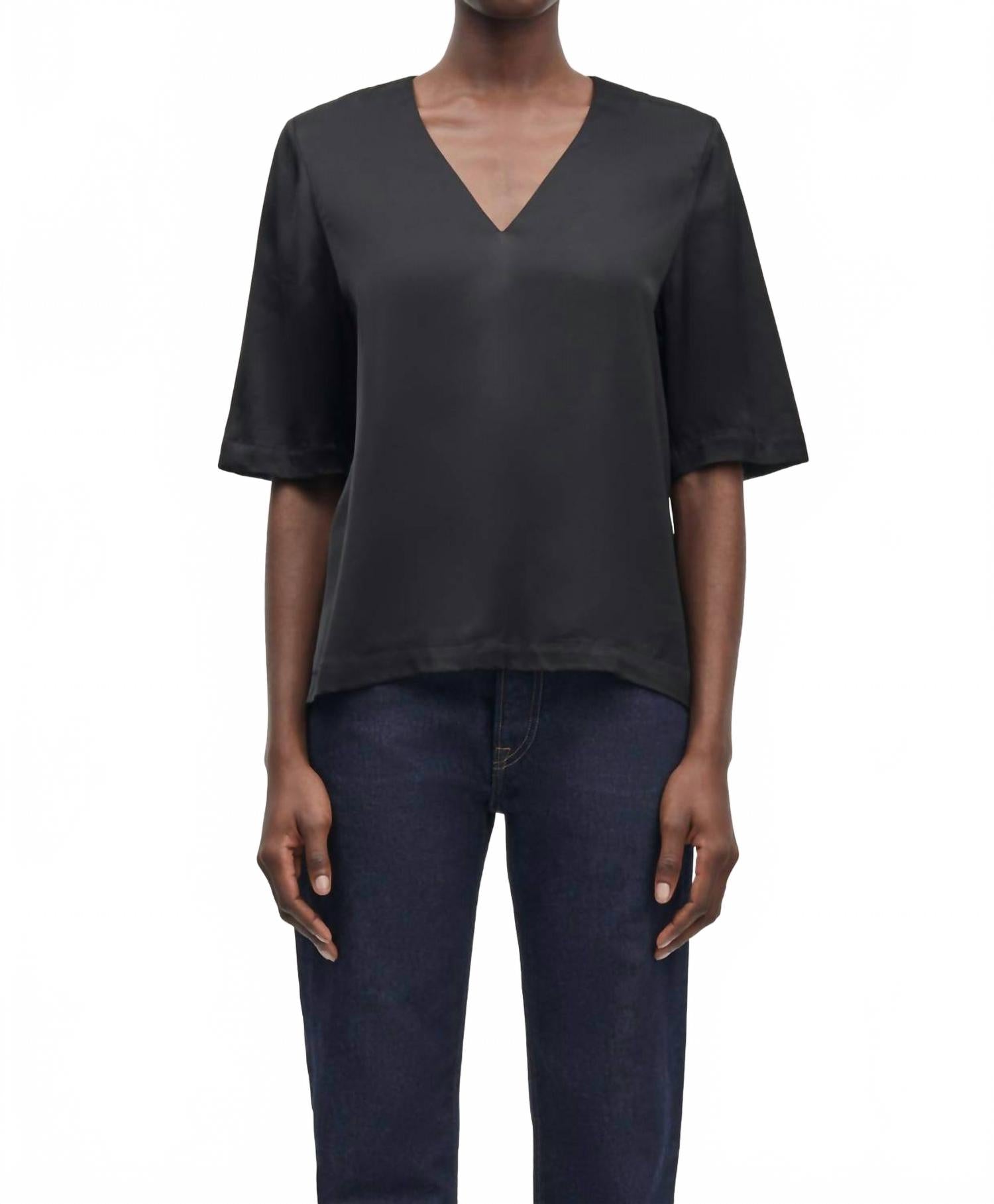 Самбелинас топ с V-образным вырезом в черном цвете SAMSOE
Самбелинас топ с V-образным вырезом в черном цвете SAMSOE