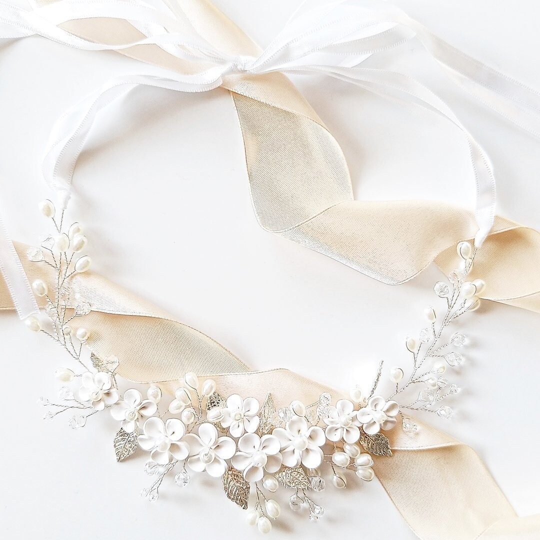 Коконет, серебряный женский венок на голову с цветами, жемчугом, кристаллами, бусинами, тренд в стиле бохо Kokonet
Коконет, серебряный женский венок на голову с цветами, жемчугом, кристаллами, бусинами, тренд в стиле бохо Kokonet