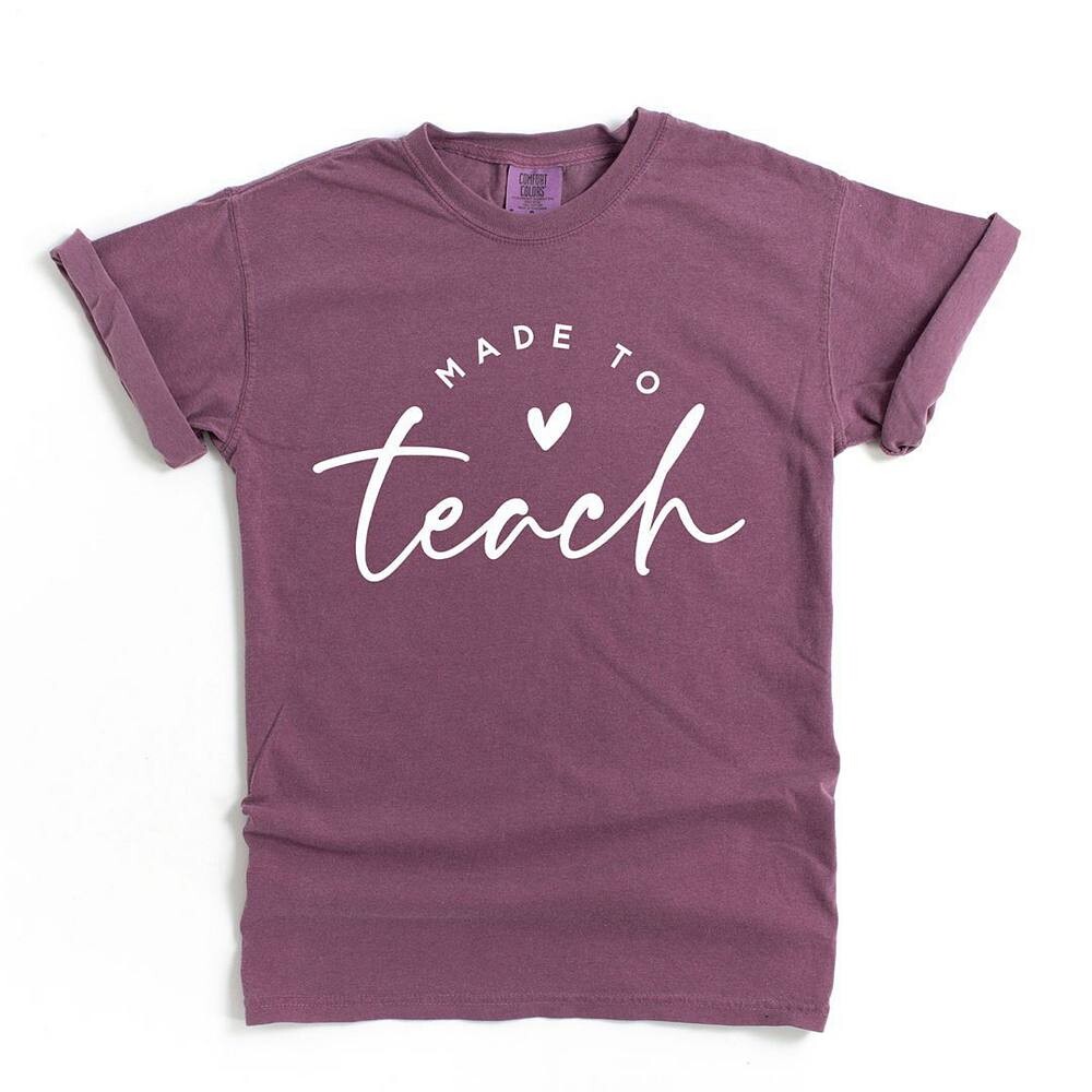 Футболки Made To Teach, окрашенные в готовой одежде Simply Sage Market, цвет Berry
Футболки Made To Teach, окрашенные в готовой одежде Simply Sage Market, цвет Berry