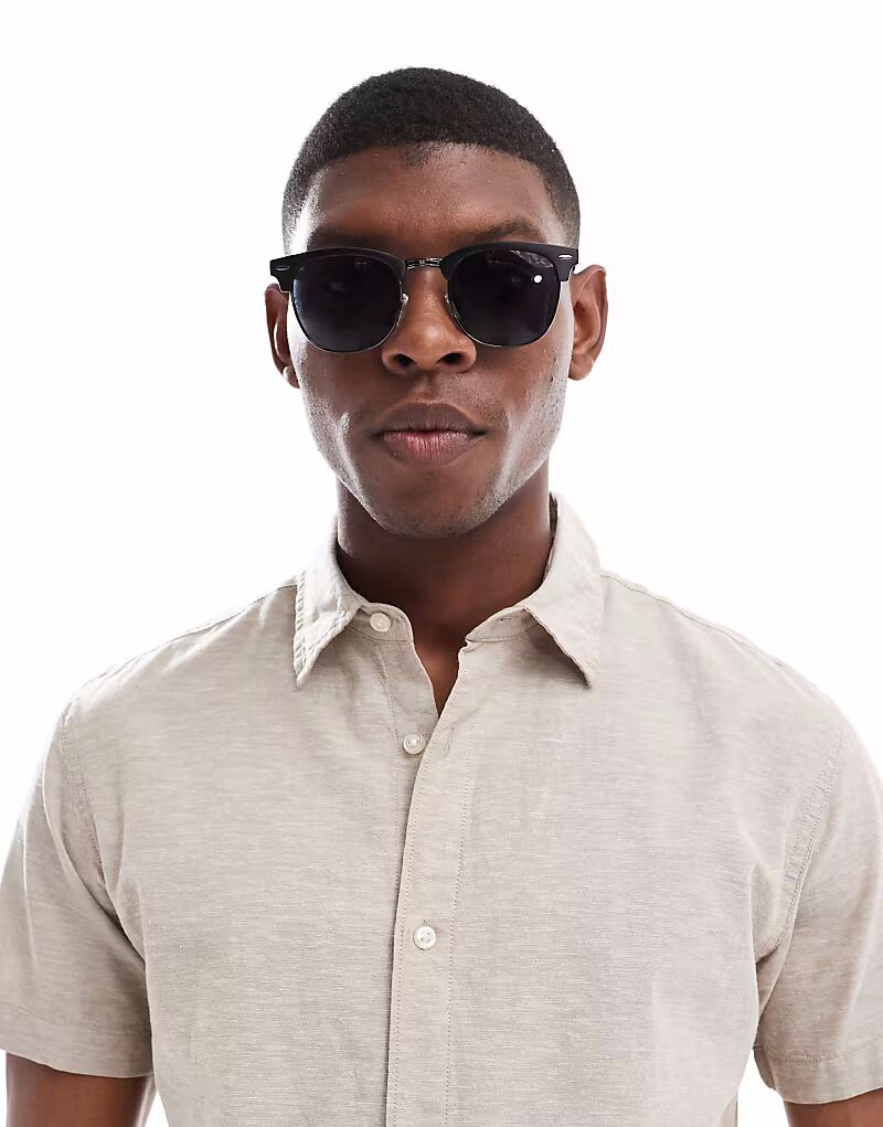 Солнцезащитные очки Jack & Jones в ретро-оправе черного цвета
Солнцезащитные очки Jack & Jones в ретро-оправе черного цвета