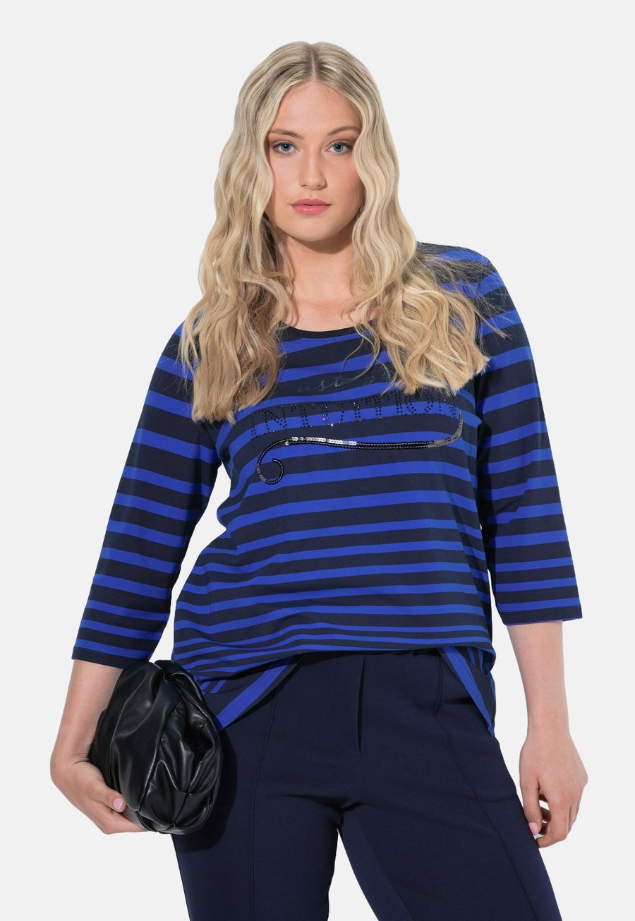 Топ Ulla Popken TRUST YOUR INTUITION 3/4 SLEEVE SPARKLE , Marine/Dark Blue
Топ Ulla Popken TRUST YOUR INTUITION 3/4 SLEEVE SPARKLE , Marine/Dark Blue