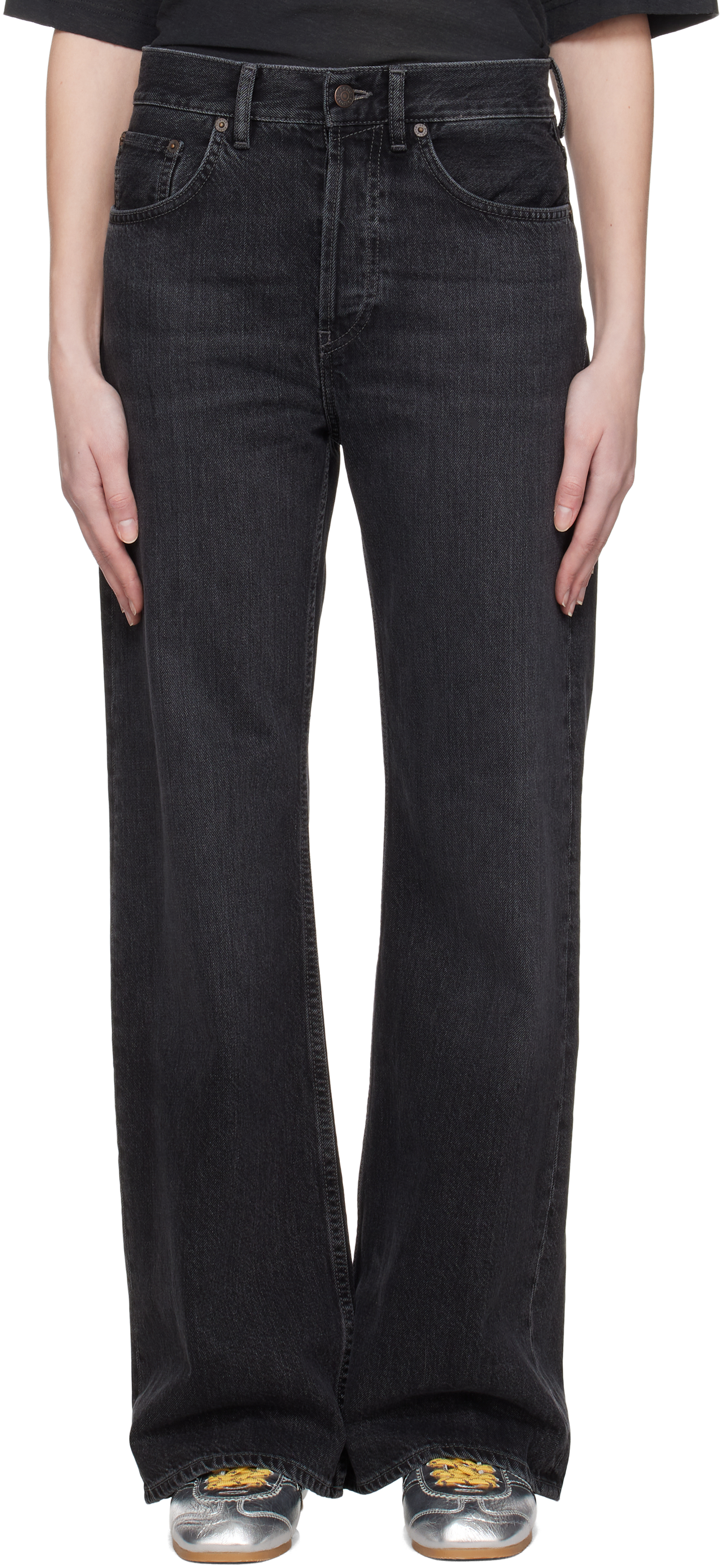 Выцветшие джинсы Acne Studios
Выцветшие джинсы Acne Studios