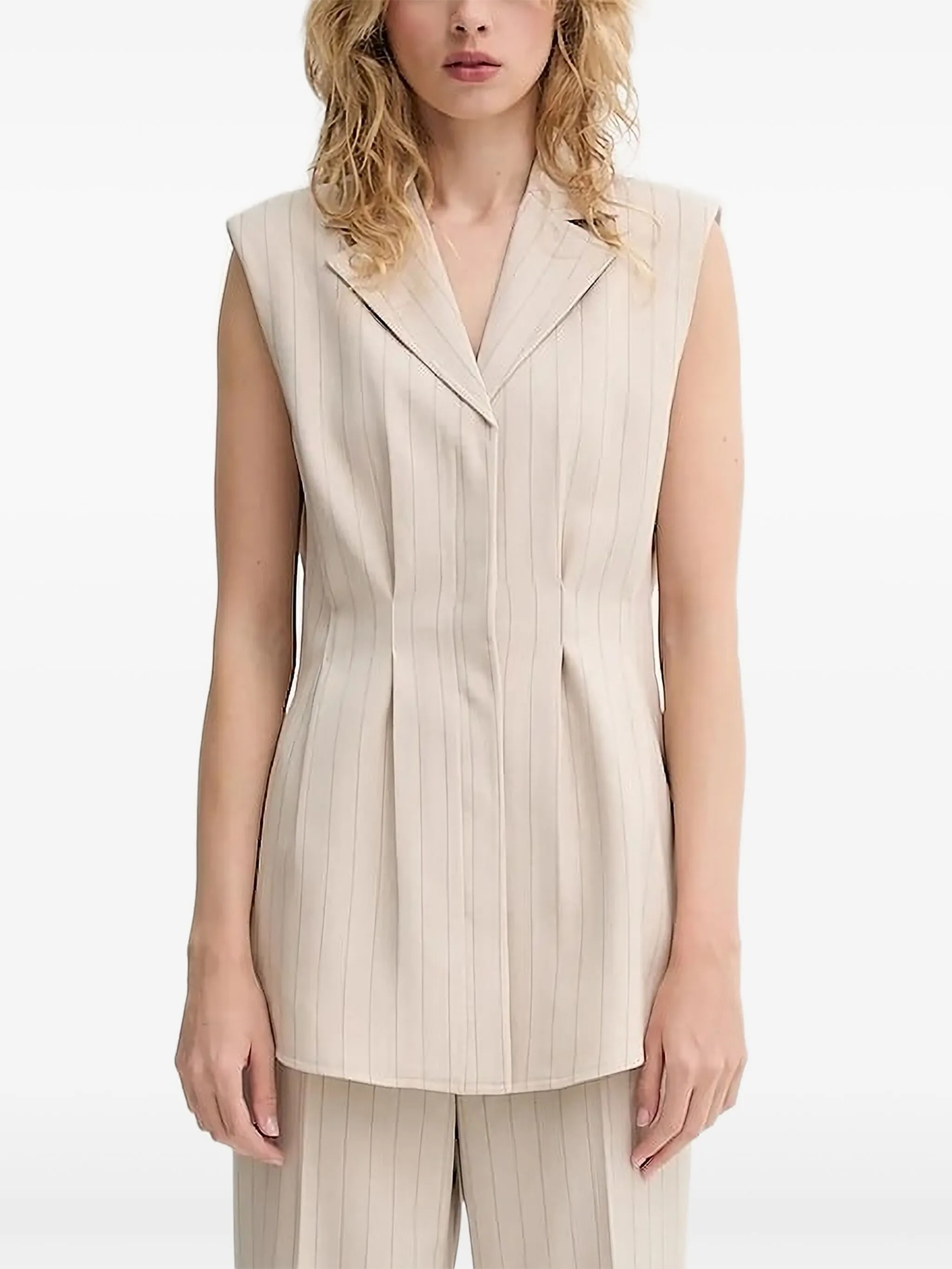 Жилет в тонкую полоску Bruuns Bazaar, нейтральный
Жилет в тонкую полоску Bruuns Bazaar, нейтральный