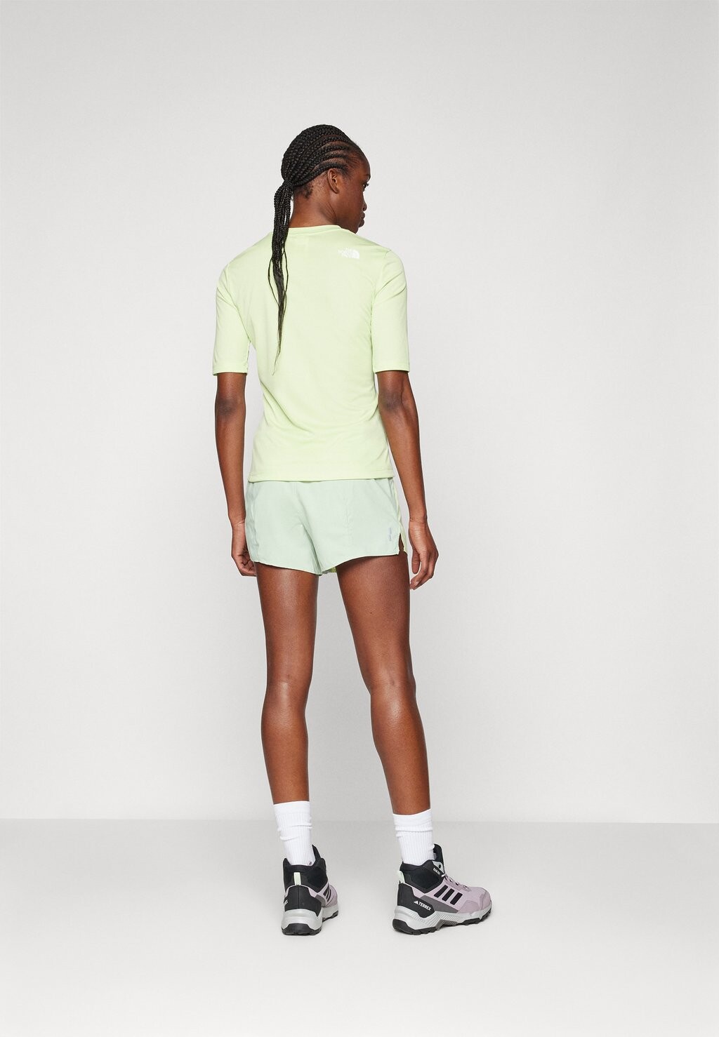 Спортивные шорты Summer Short The North Face, astro салатовый/туманный шалфей
Спортивные шорты Summer Short The North Face, astro салатовый/туманный шалфей