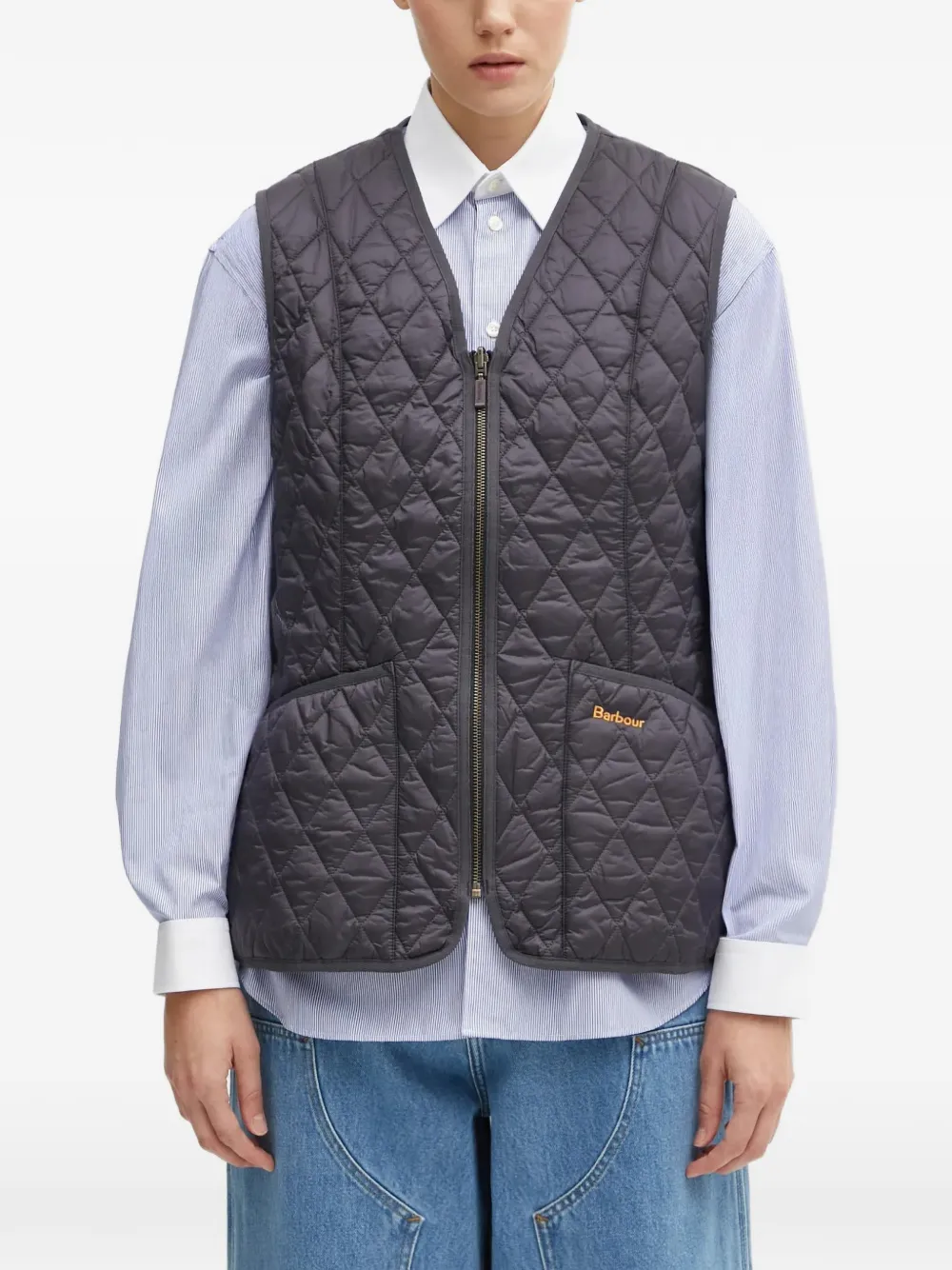 Стеганый жилет на молнии Barbour, серый
Стеганый жилет на молнии Barbour, серый