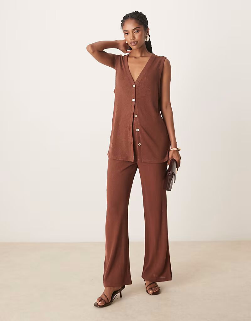 Широкие фактурные брюки Nobody's Child, коричневый цвет
Широкие фактурные брюки Nobody's Child, коричневый цвет