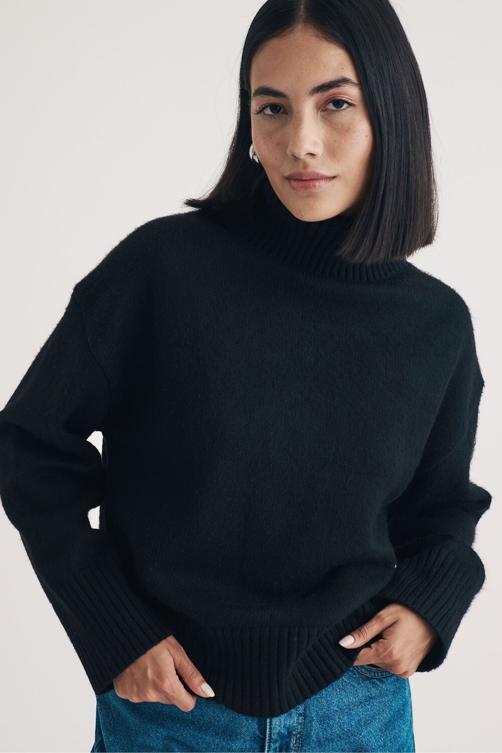 Ничей ребенок водолазка встречает джинсовый джемпер Nobody'S Child, черный
Ничей ребенок водолазка встречает джинсовый джемпер Nobody'S Child, черный