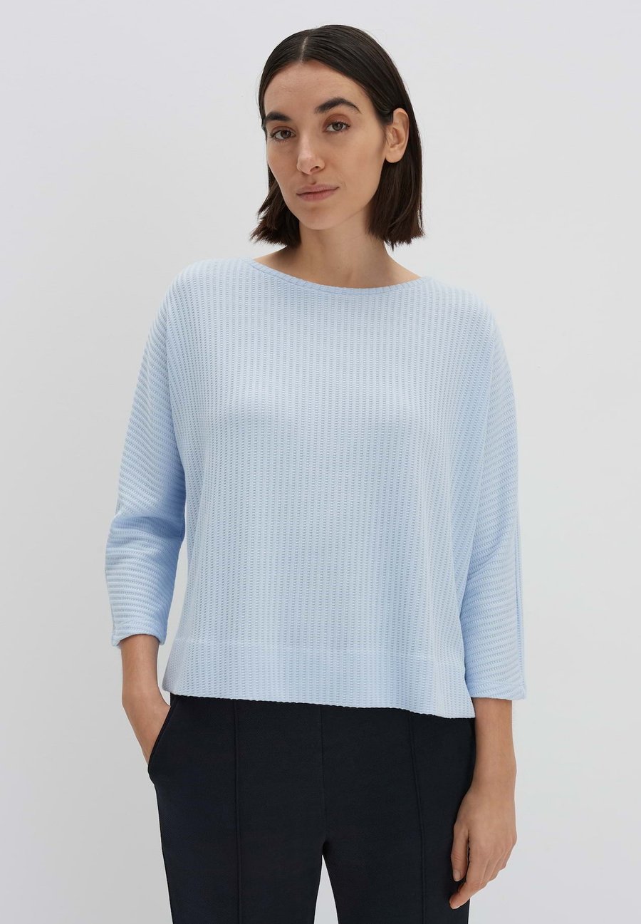 Топ someday. DREIVIERTELARM KAYUMA, Clear Water/Light Blue
Топ someday. DREIVIERTELARM KAYUMA, Clear Water/Light Blue