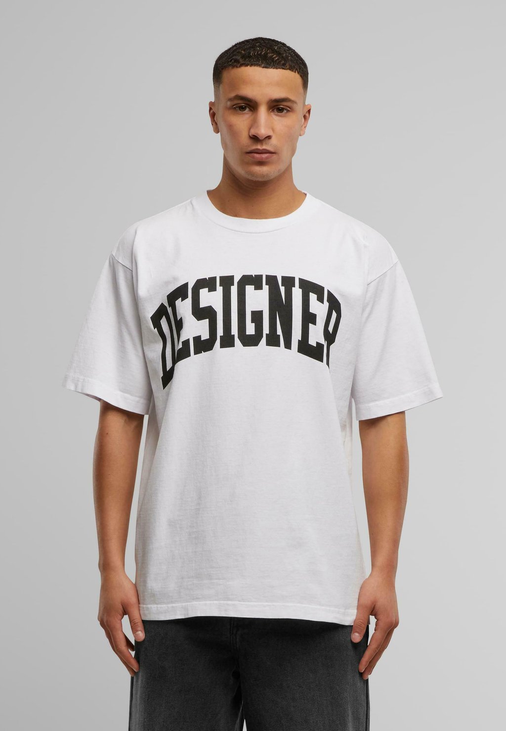 Футболка с принтом DESIGNER Market, белый
Футболка с принтом DESIGNER Market, белый