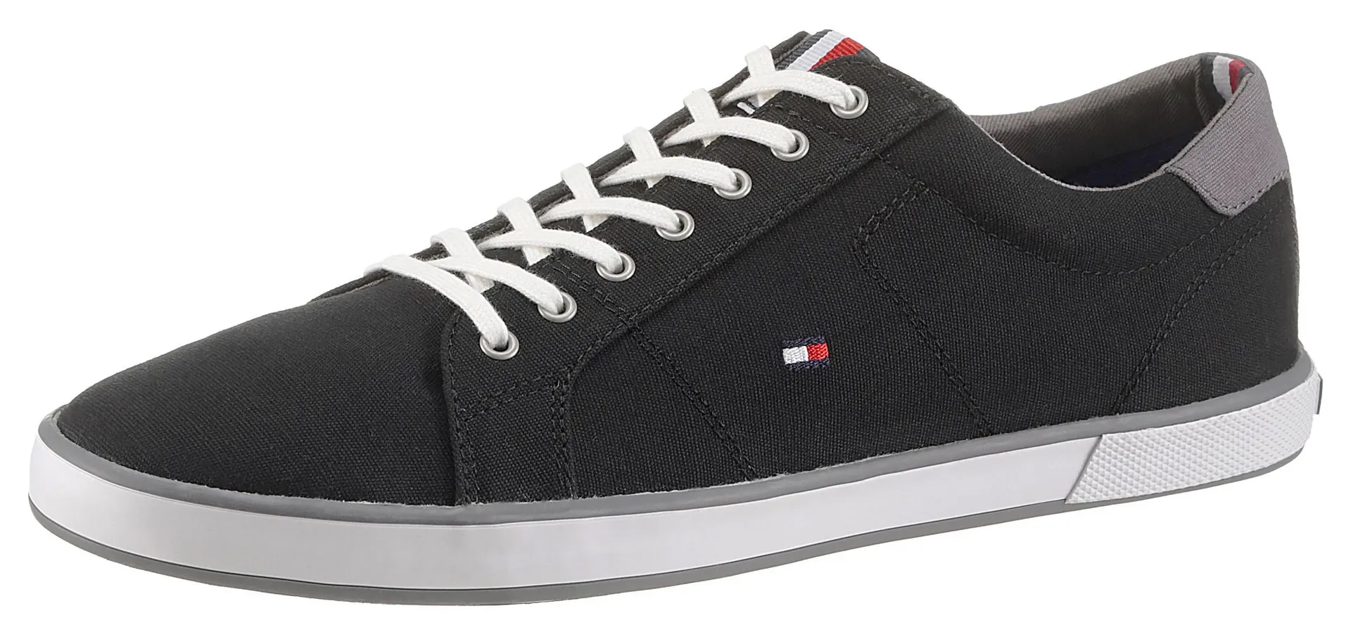 Кроссовки Tommy Hilfiger "H2285ARLOW 1D", серый
Кроссовки Tommy Hilfiger "H2285ARLOW 1D", серый