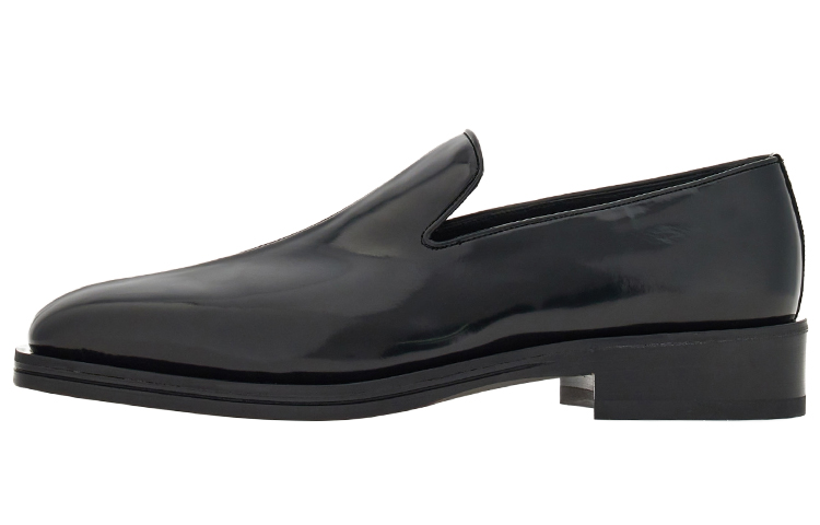 Кожаные лоферы с контрастными вставками Ferragamo, черный
Кожаные лоферы с контрастными вставками Ferragamo, черный