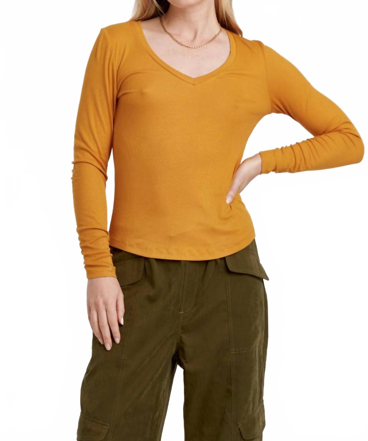 Софти Лонгслив с V-образным вырезом в охристом цвете Another Love, Ochre
Софти Лонгслив с V-образным вырезом в охристом цвете Another Love, Ochre