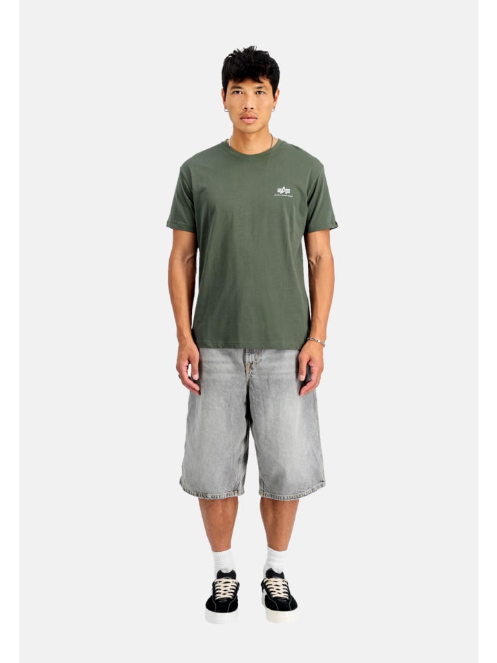 Футболка зеленого цвета Alpha Industries
Футболка зеленого цвета Alpha Industries