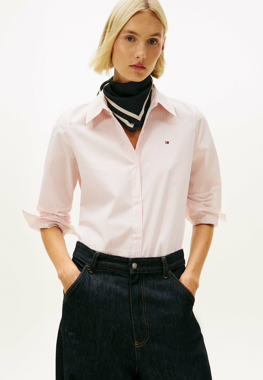 Блуза Tommy Hilfiger REGULAR, Classic Ithaca Stp Bonita Pink/Light Pink
Блуза Tommy Hilfiger REGULAR, Classic Ithaca Stp Bonita Pink/Light Pink