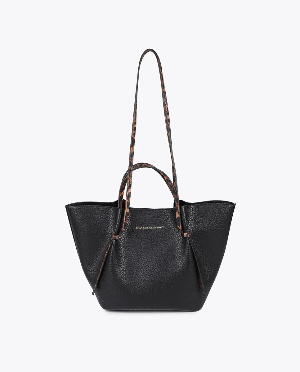 Мини-шоппер на плечо из искусственной кожи с контрастным анимал-принтом Lola Casademunt, черный
Мини-шоппер на плечо из искусственной кожи с контрастным анимал-принтом Lola Casademunt, черный