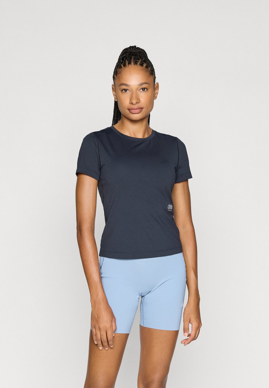 Футболка Ciele DLYTSHIRT, Black, Черный, Футболка Ciele DLYTSHIRT, Black
Футболка Ciele DLYTSHIRT, Black, Черный, Футболка Ciele DLYTSHIRT, Black