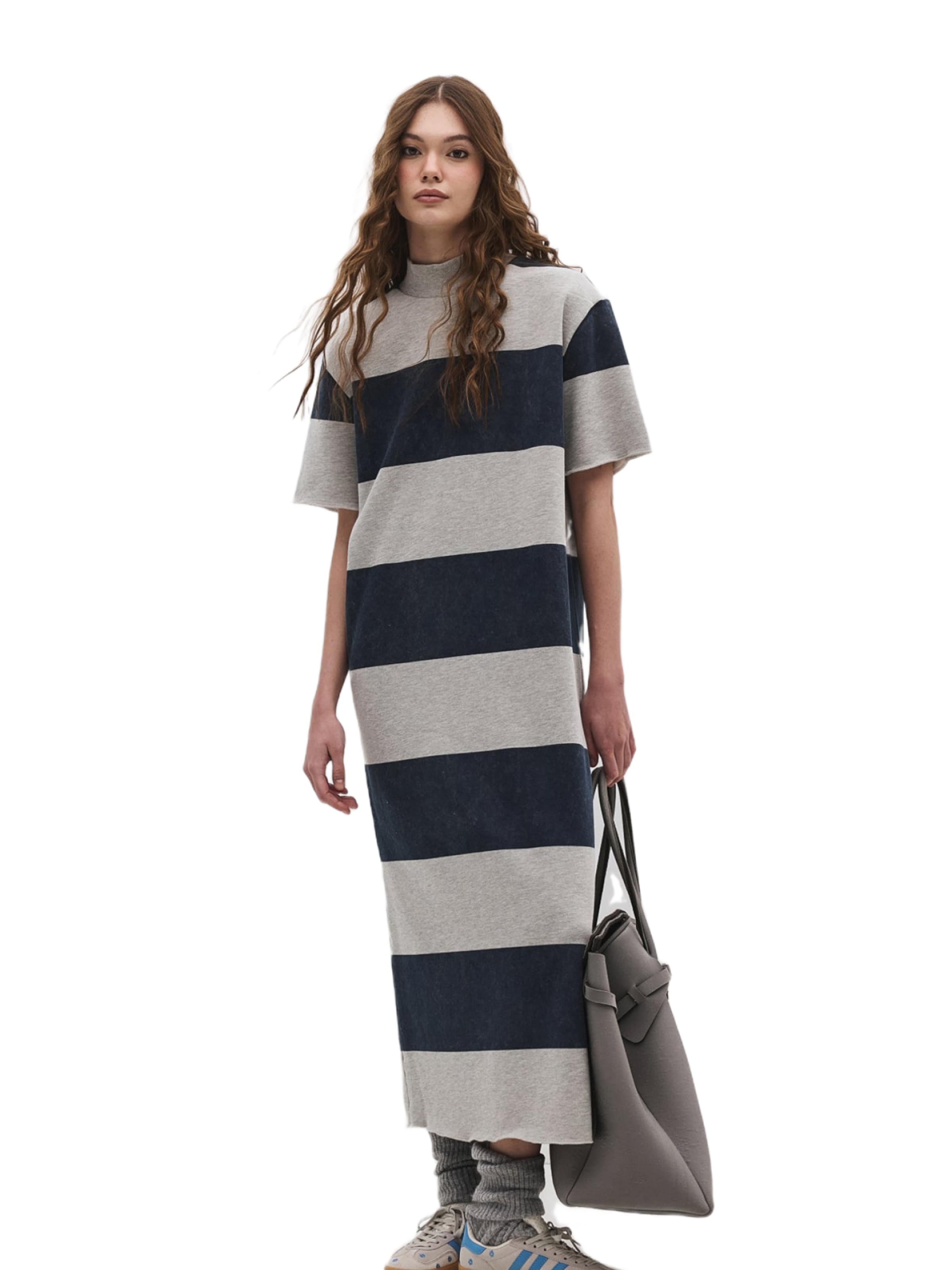 No Matter What Платье в темно-синем цвете
No Matter What Платье в темно-синем цвете