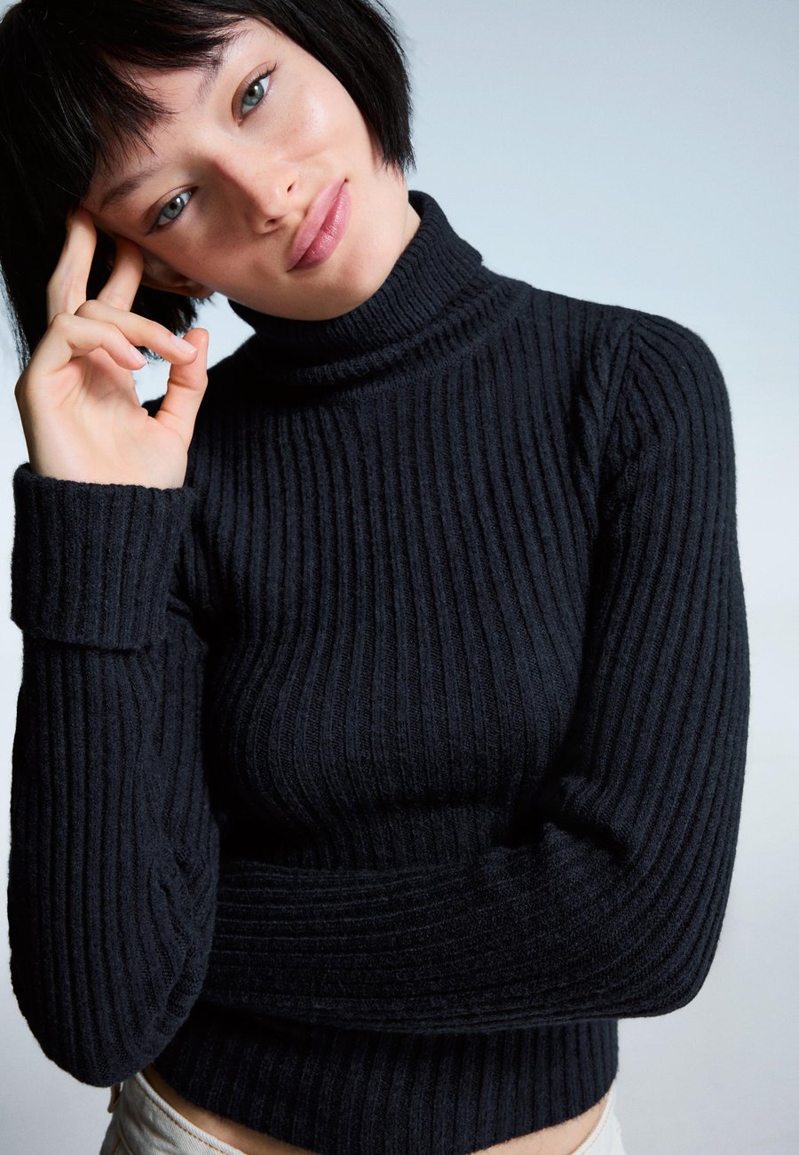 Джемпер Bershka HIGH-NECK, Dark Blue
Джемпер Bershka HIGH-NECK, Dark Blue