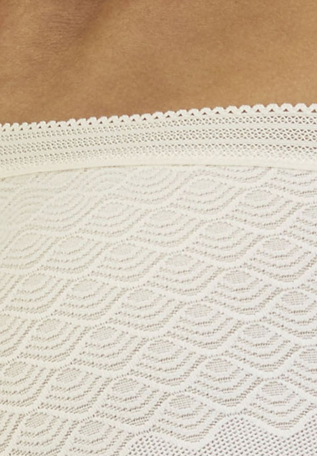 Трусы LASCANA, бежевый 
Трусы LASCANA, бежевый