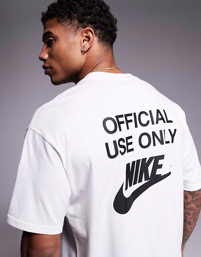 Футболка с графическим принтом Nike M90 белого цвета
Футболка с графическим принтом Nike M90 белого цвета